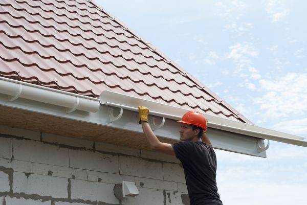 Rain Gutter Repair in Port Charlotte