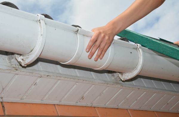 Gutter Reattachment in Port Charlotte